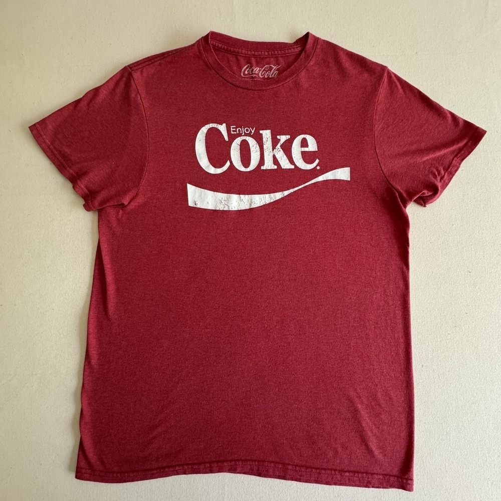 Red Enjoy Coke Coca Cola Logo Men's T-Shirt Size Medium Soda Brand - Picture 1 of 9